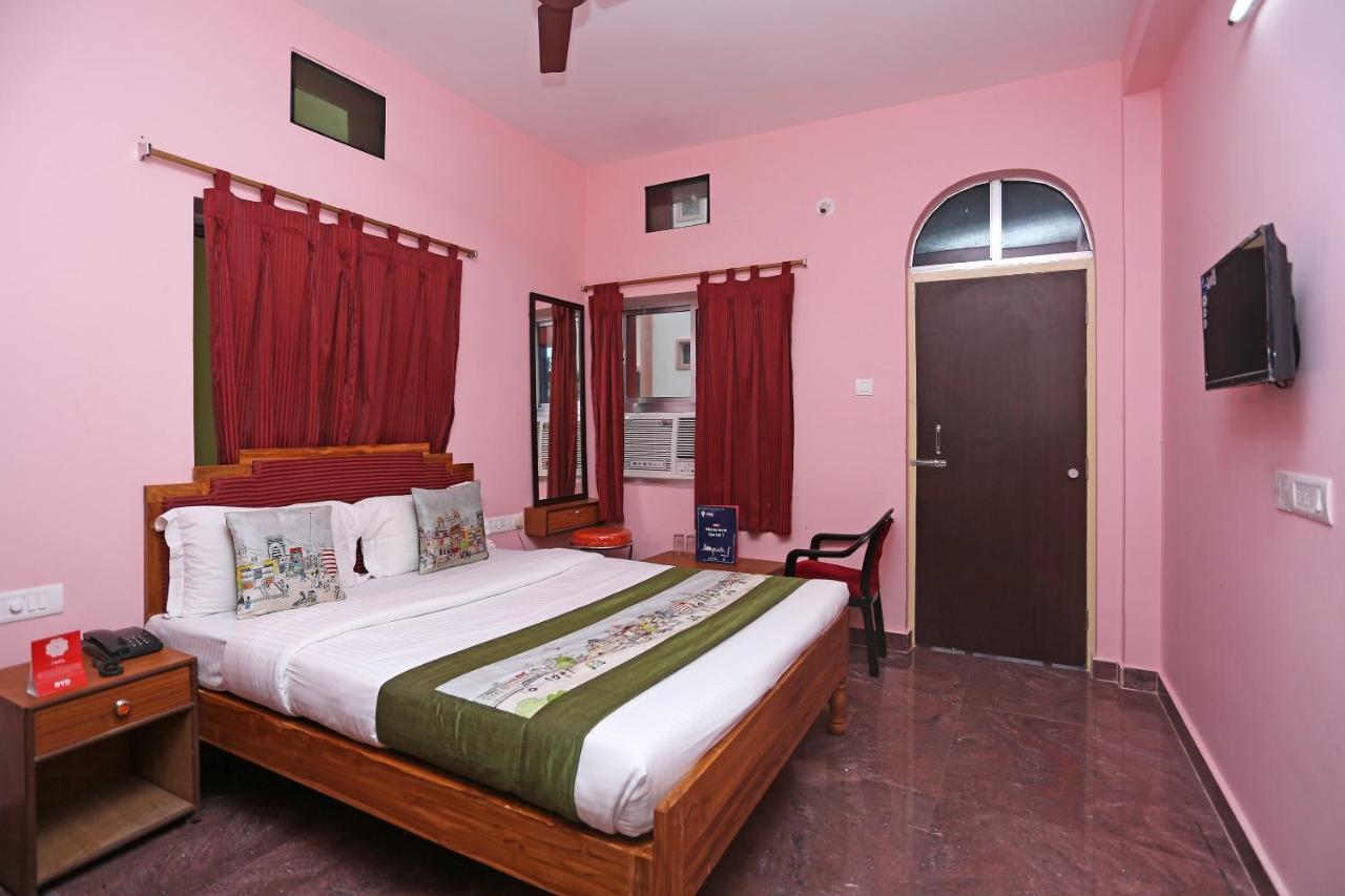 Oyo Hotel Balaram Palace Пури Екстериор снимка