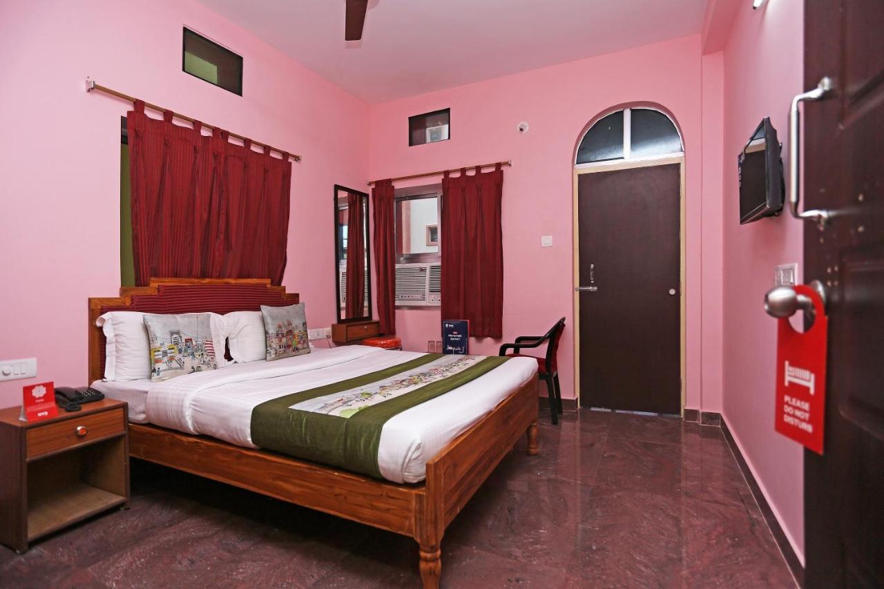 Oyo Hotel Balaram Palace Пури Екстериор снимка