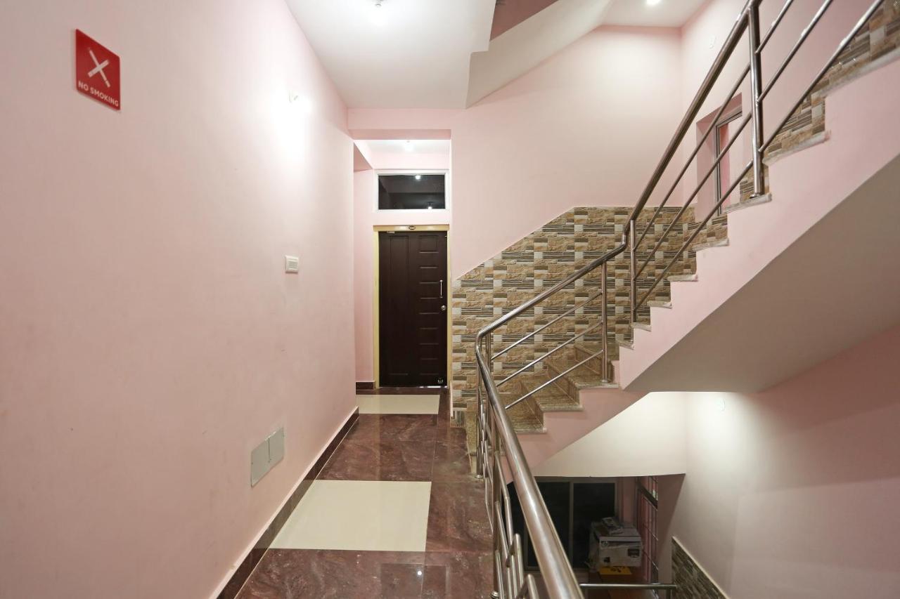 Oyo Hotel Balaram Palace Пури Екстериор снимка